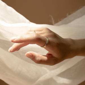 Minimalistische stapelring van sterling zilver • Eenvoudige ring • Minimalistische ring • Ring voor de pink • Ring voor de knokkel • Midi-ring • Cadeau voor haar • RR031