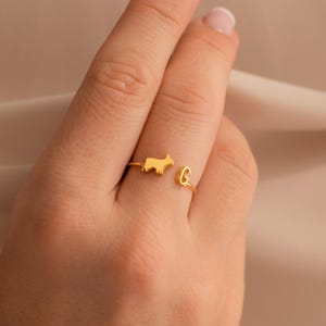 Bague Duo Initiale pour Animal de Compagnie par Caitlyn Minimalist • Bague personnalisée avec pendentif lettre animal • Bague fine et ajustable • Cadeau personnalisé pour maman de chien • RM74F39