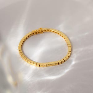 Cube Link Chain Bracelet by Caitlyn Minimalist • Square Beaded Bracelet in Gold • Minimalist Jewelry for Women • Birthday Gifts • BR089