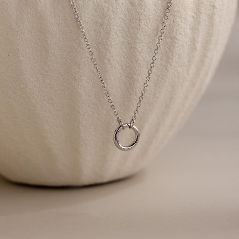 Collar con mosquetón circular de Caitlyn Minimalist • Collar con anillo para dije • Collar con clip articulado • Joyería de plata • Regalo para hermana • NR267 imagen 6