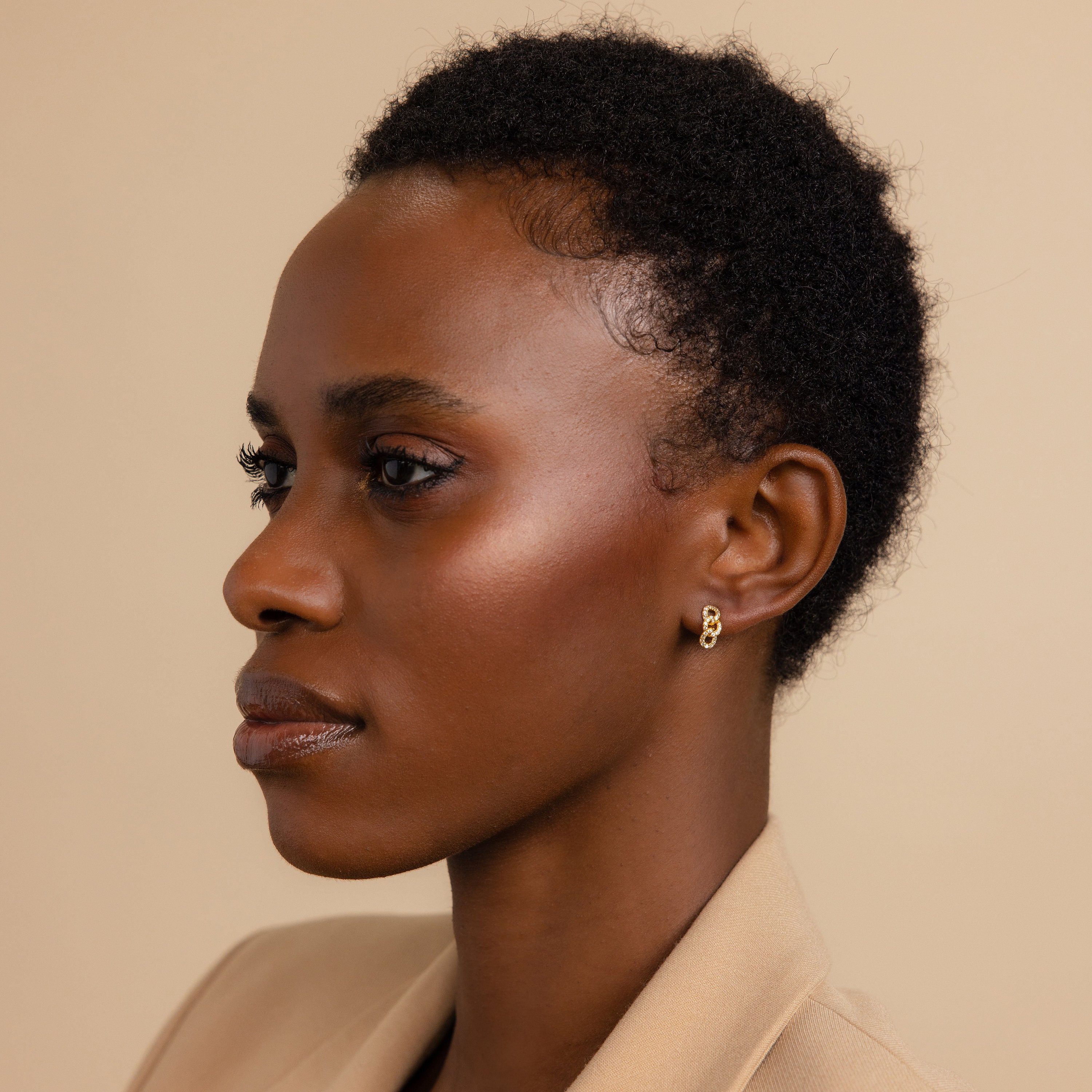 Caitlyn Minimalistのパヴェリンクスタッドピアス • インター