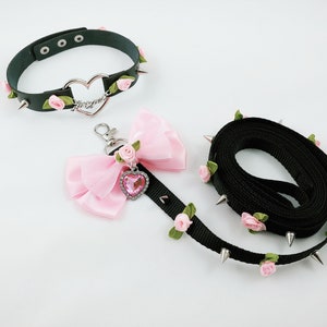 Luxus Ohrstecker Rose Strass Halsband und Leine Set Engel Schleifen Petplay ddlg schwarzes Kunstleder