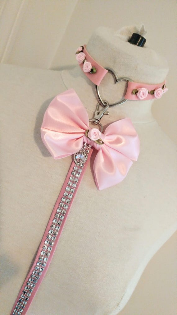 Pet play collar and leash Outlet