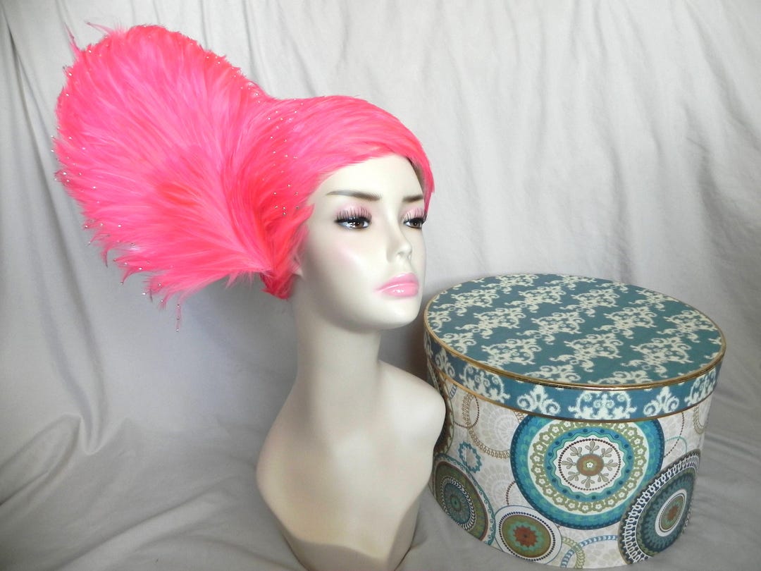 Vintage Jack Mcconnell Fuchsia Feather Cloche Hat With  display picture 1
