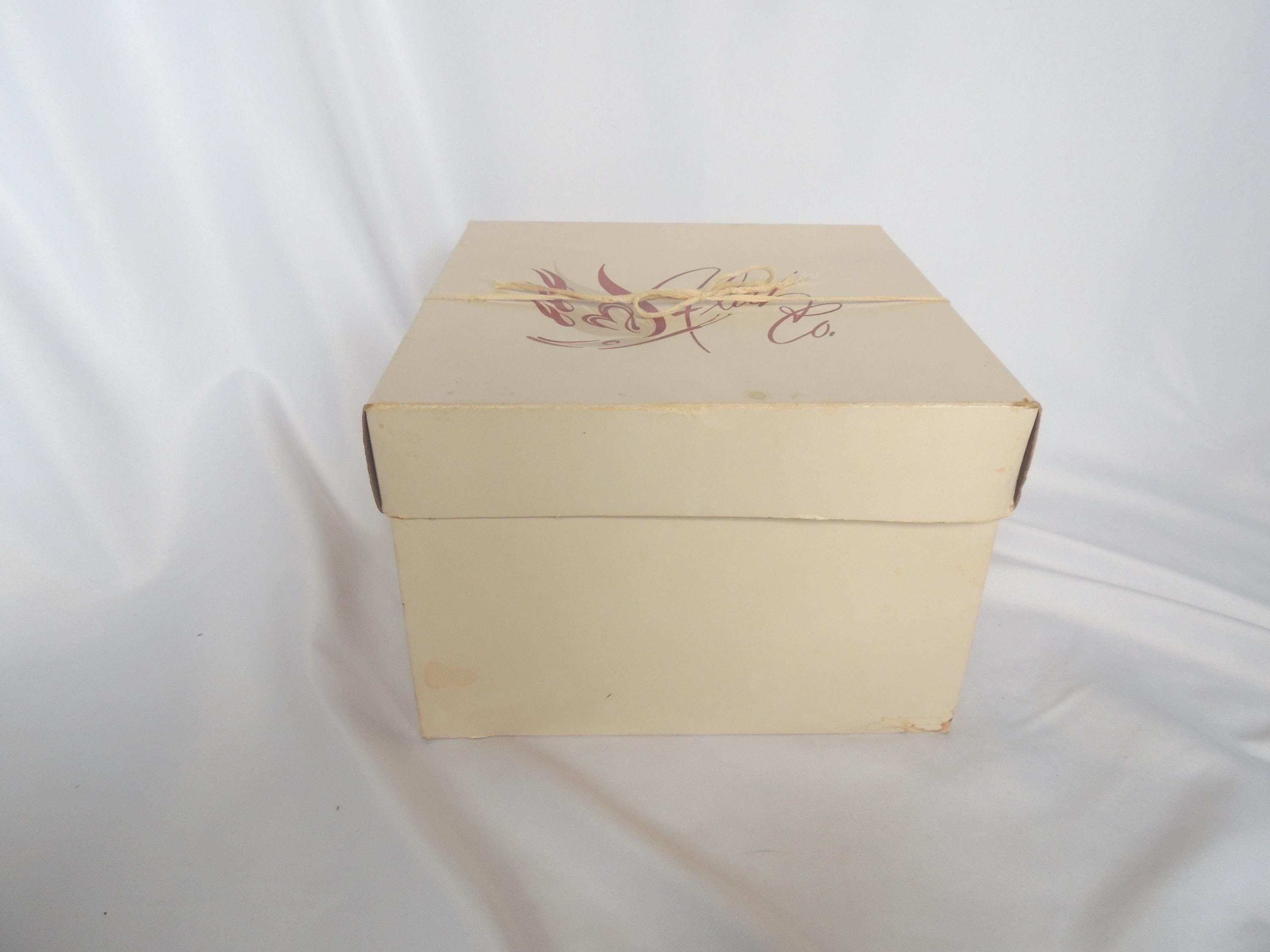 Vintage Square 1950's Flah & Co. Off White Hat/Wig Box Craft Supply Storage Home Decor