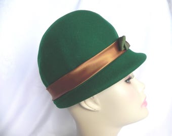 Kelly Green Vintage Henry Pollak Wool Felt Cloche Hat Dress Hat Easter Hat Bucket Hat