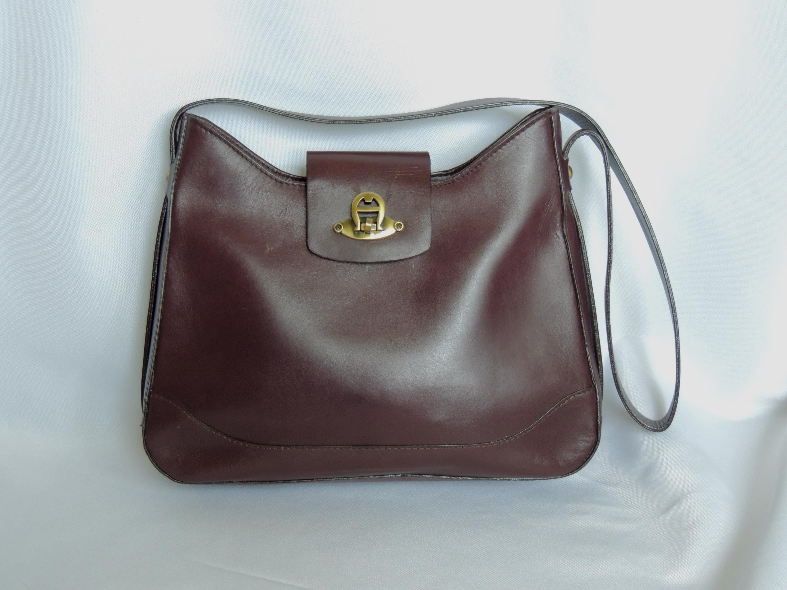 Vintage 70s ETIENNE AIGNER Handmade Leather Handbag Shoulder Bag OXBLOOD RARE. Rare Vintage Etienne Aigner Oxblood Leather Wood Top Handle  main image 2