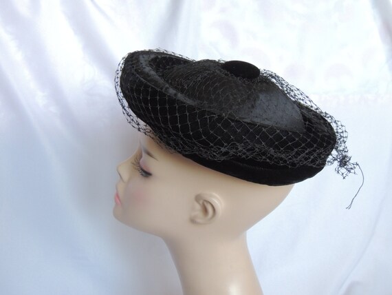 Vintage Black Silk and Velvet Pillbox Hat Beanie … - image 4