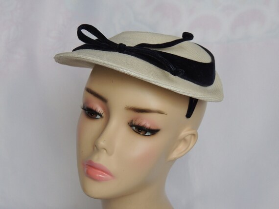 Vintage Off White/Ivory Straw Fascinator Mini Hat… - image 1