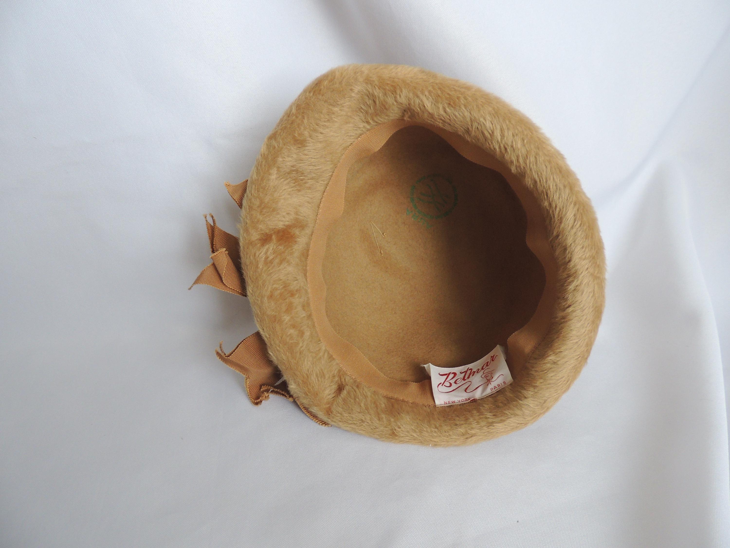 Vintage Betmar Camel Color/tan Felted Fur Cloche Hat Dress  display picture 2