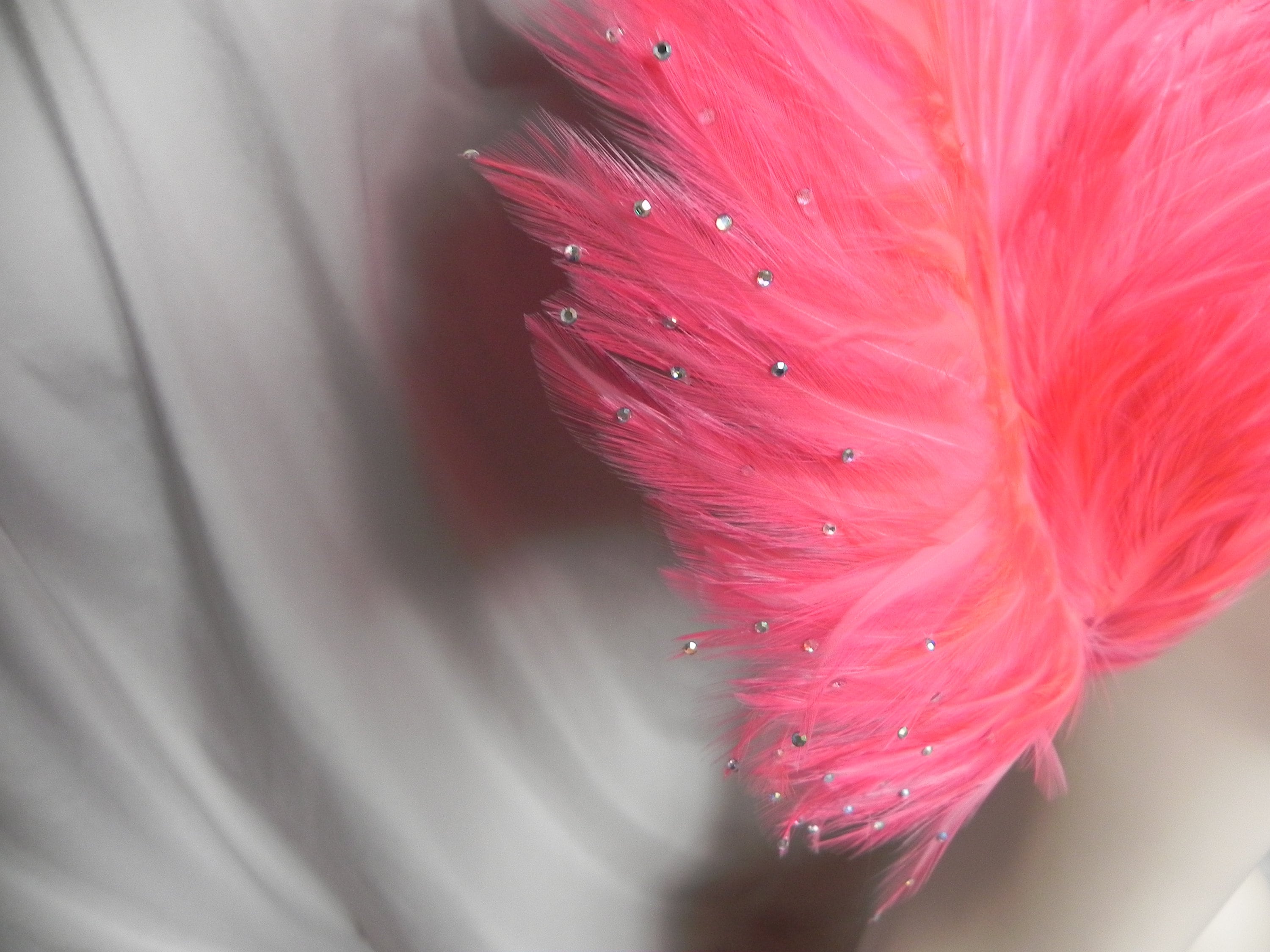 Vintage Jack Mcconnell Fuchsia Feather Cloche Hat With  display picture 2