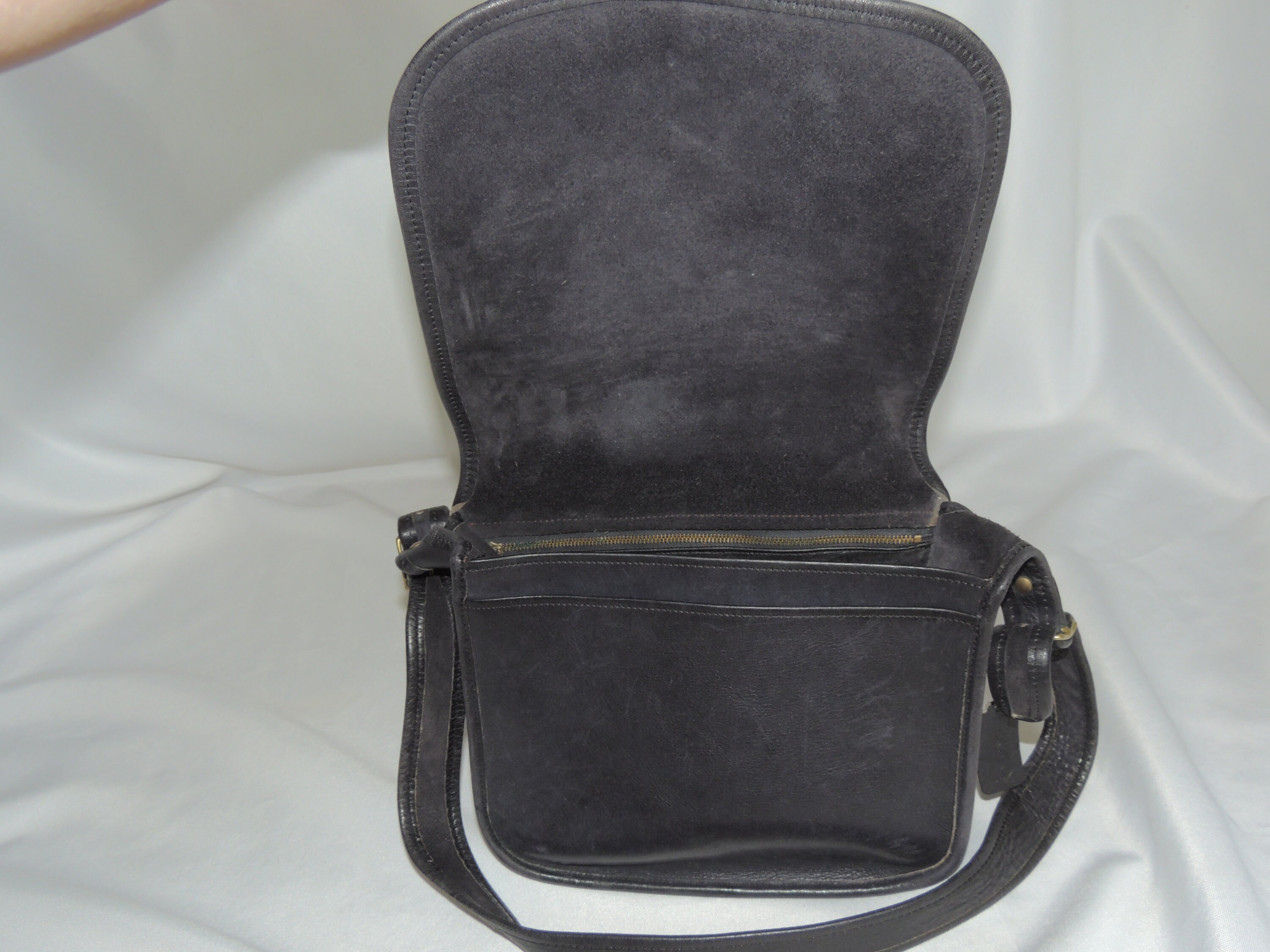 バッグ Old COACH Vintage Saddle Bag Black USA Vintage Coach Saddle Bag Crossbody Black Leather Snap