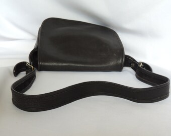 バッグ Old COACH Vintage Saddle Bag Black USA Vintage Coach Saddle Bag Crossbody Black Leather Snap