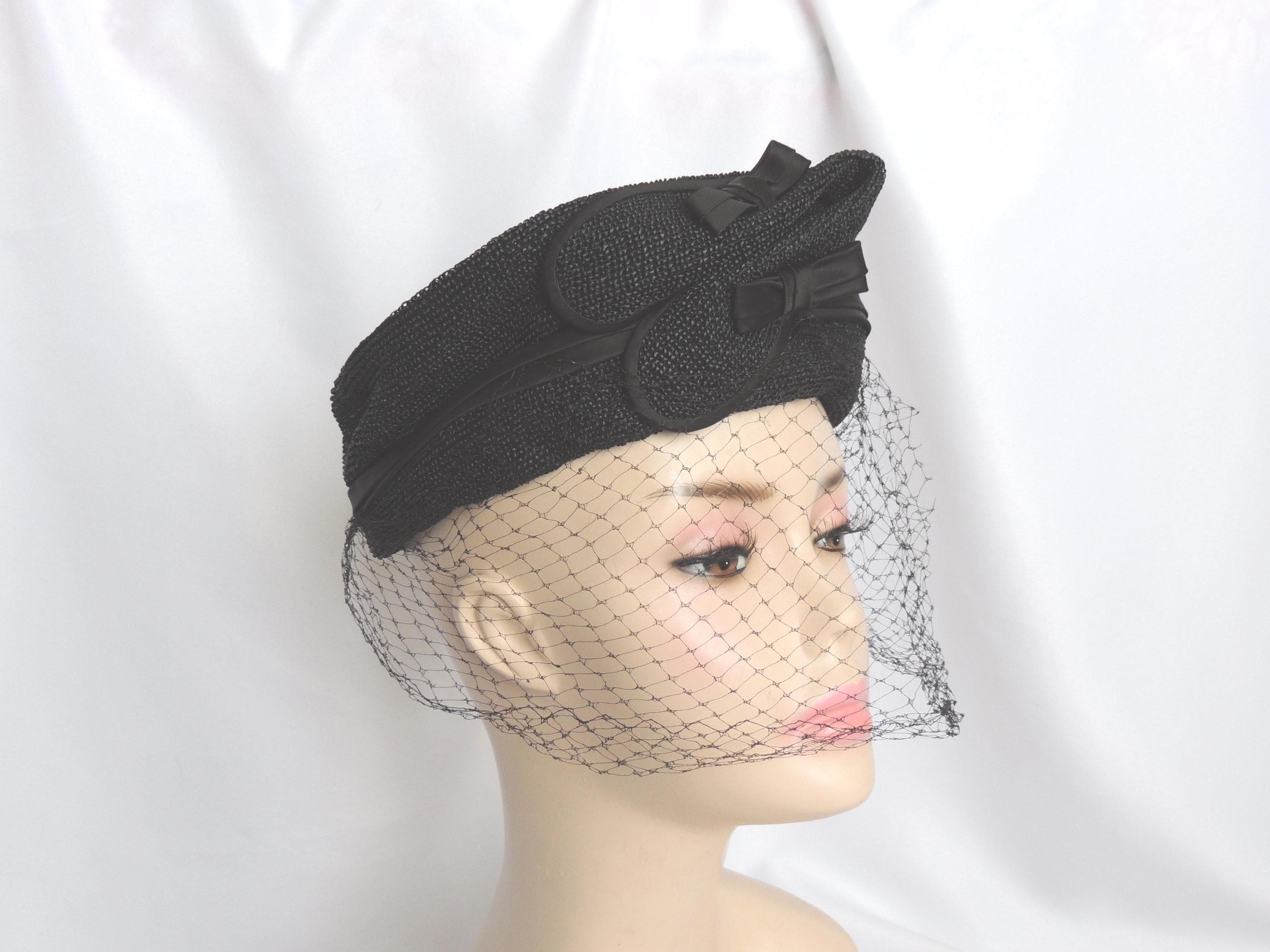 Vintage Black Straw 1930 display picture 2