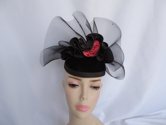 Vintage Black Velvet Fascinator Derby Hat Half Ha… - image 3