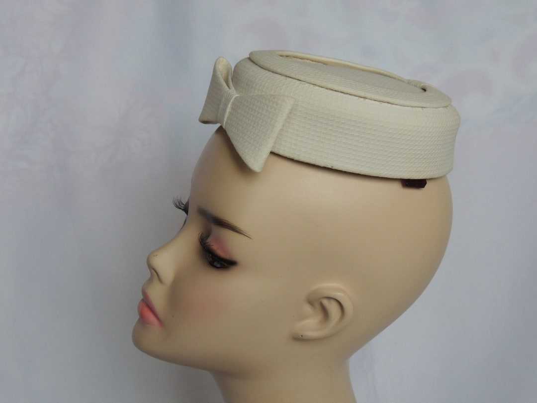 Vintage off White/ivory Pillbox Hat Mid Century Modern MCM Fascinator