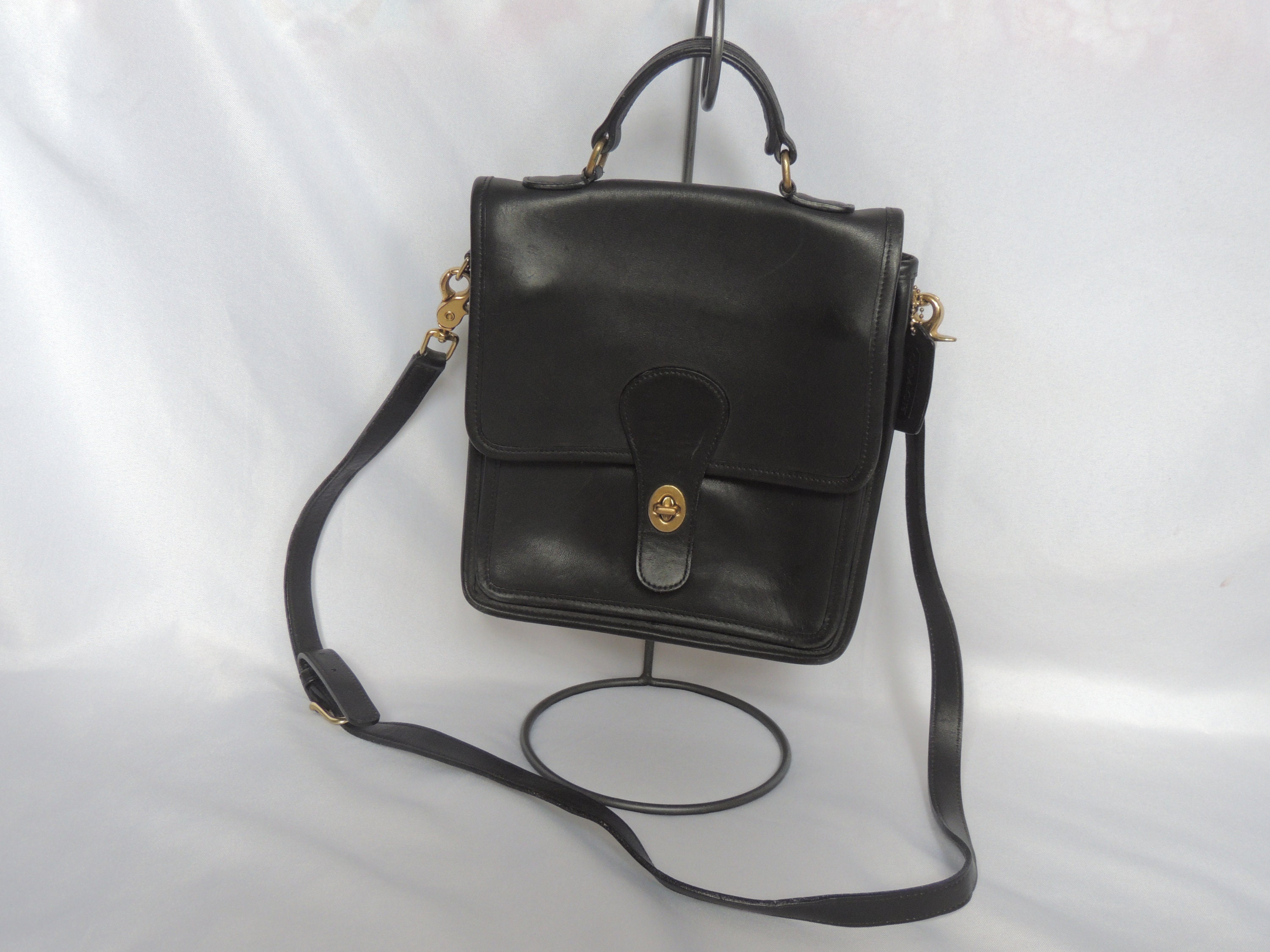 Vintage Black Leather Coach Station Bag #J23-5130, Coach Crossbody