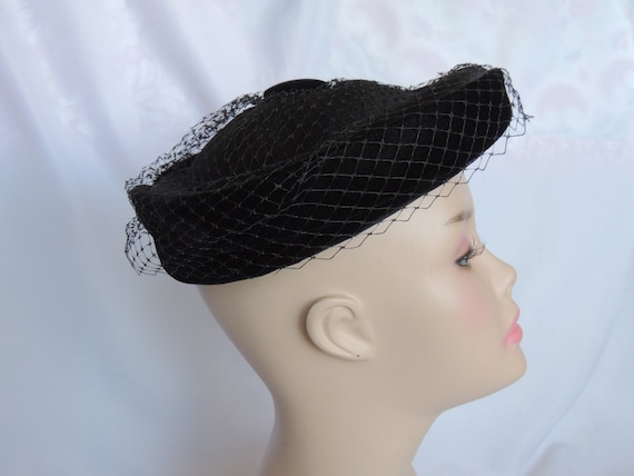 Vintage Black Silk and Velvet Pillbox Hat Beanie … - image 2