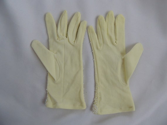 Vintage Short Light Yellow Beaded Dress Gloves Ev… - image 5