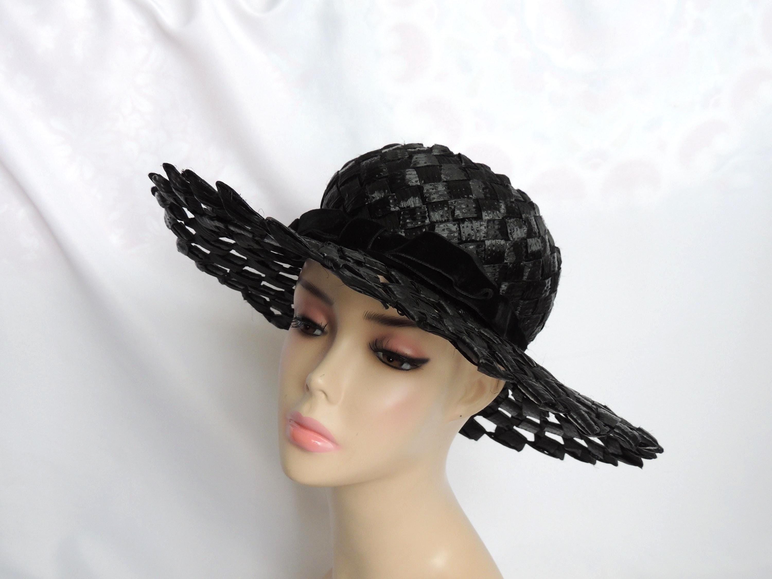 Mid-Century 60’s /clover Lane Red Cellophane Straw & Velvet Ribbon Hat Vintage Vintage Clover Lane Velvet Hat, Satin Band Bow, 1930s-40s - Etsy main image 4