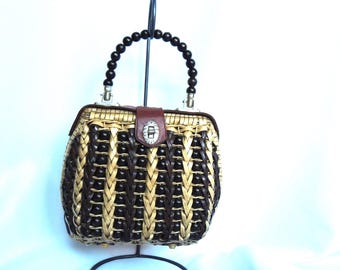 Torebka vintage z brązowej i jasnobrązowej plecionki/słomy z koralikami i skórzanymi akcentami