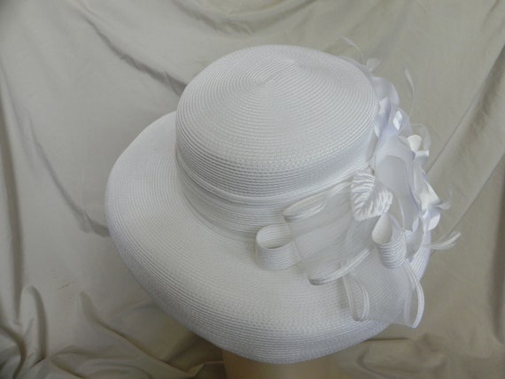 White Synthetic Straw Large Fancy Hat Derby Hat W… - image 3