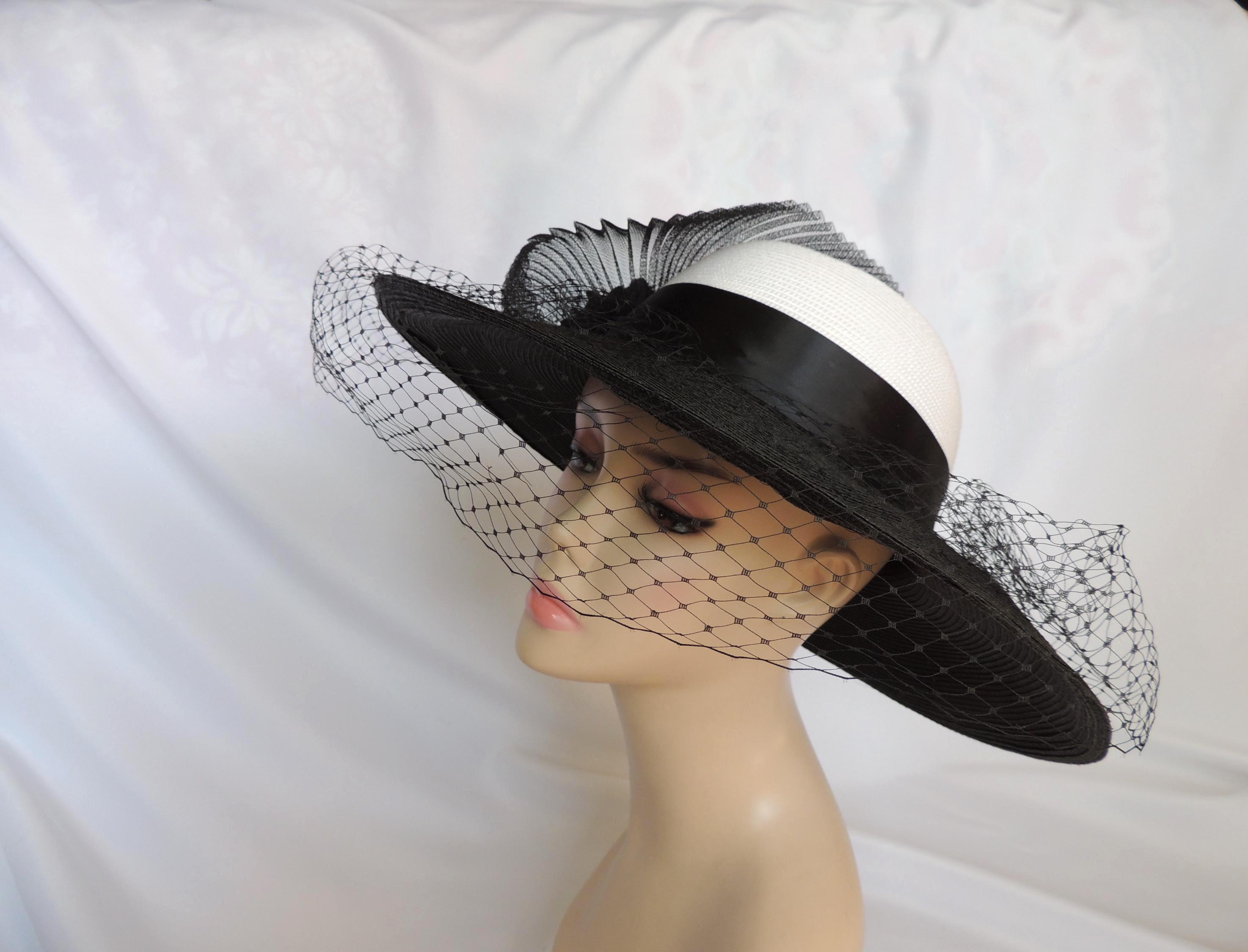 Vintage Black and White Straw Wide Brim Derby Hat Fancy Hat  display picture 3