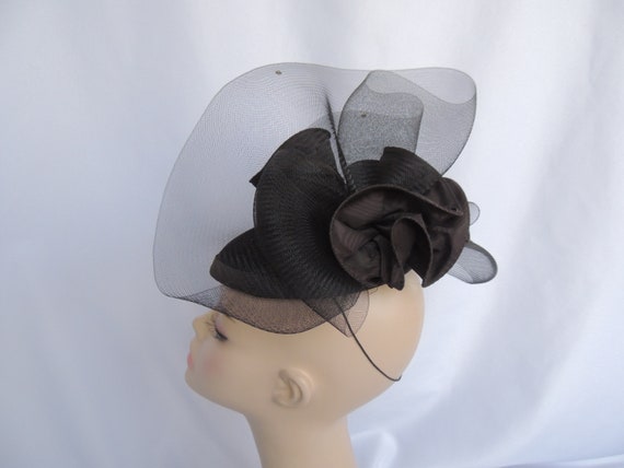 Vintage Black Velvet Fascinator Derby Hat Half Ha… - image 5