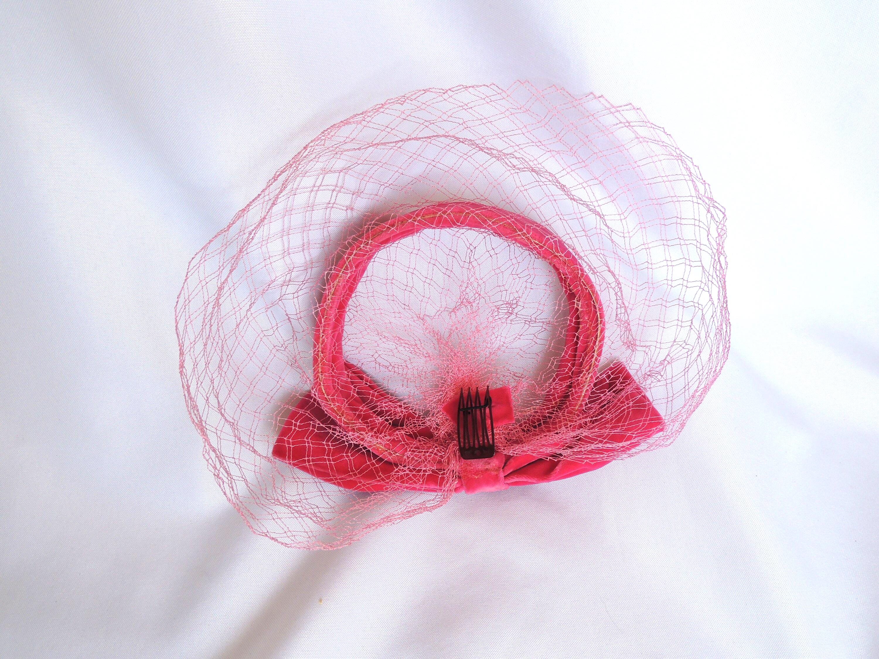 Vintage Fuchsia Pink Velvet Open Pillbox/birdcage/fascinator  display picture 1