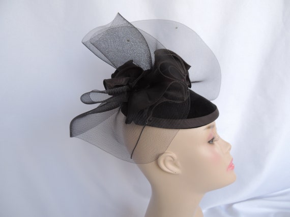 Vintage Black Velvet Fascinator Derby Hat Half Ha… - image 2