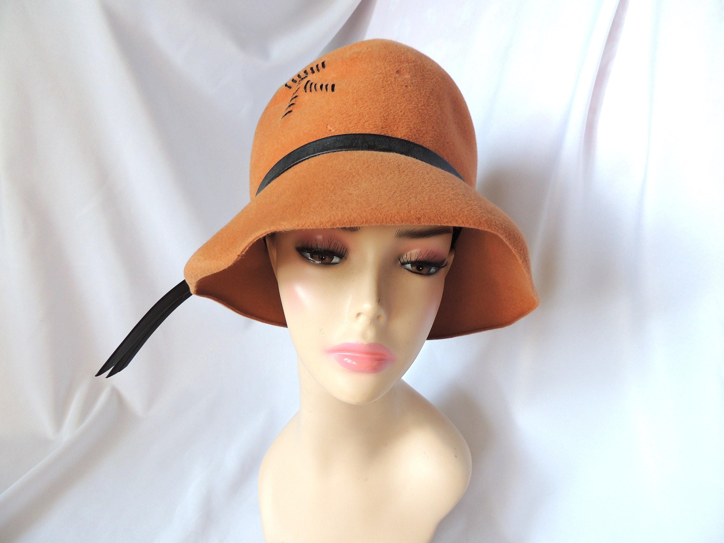 Vintage Felt Bucket Hat in Camel Brown Cloche Hat Camel Hat Womens Womens Vintage Style Suede  main image 2