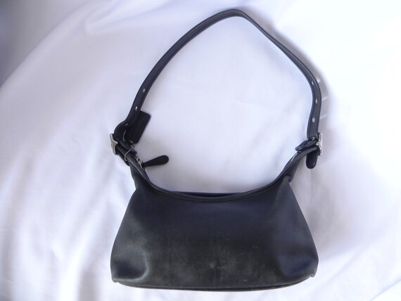 medium hobo shoulder bag