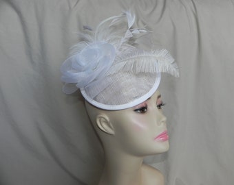 White Sinamay Fascinator Mini Hat Wedding Hat Derby Hat with Feathers