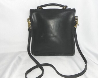 Coach Eliza Shoulder Bag With Zipper Closure smooth leather