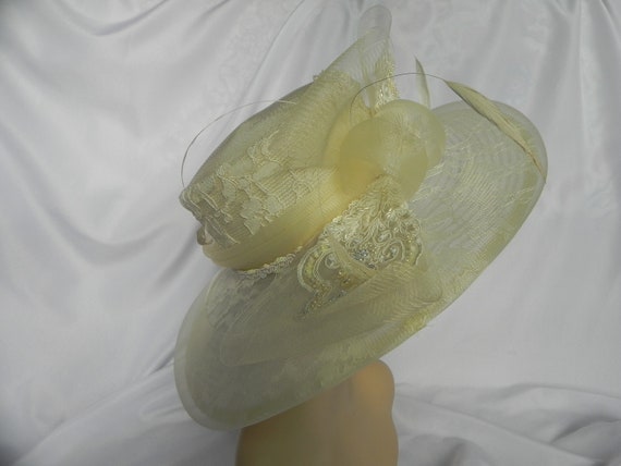 Ivory Synthetic Straw Fancy Hat Derby Hat Wedding… - image 2