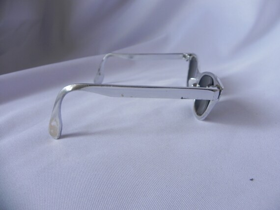 Chrome Silver Cat Eye Sun Glasses By Tura with Si… - image 5