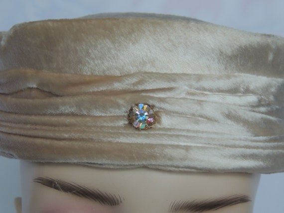 Vintage Off White/Ivory Felted Fur Pillbox Hat Mi… - image 9