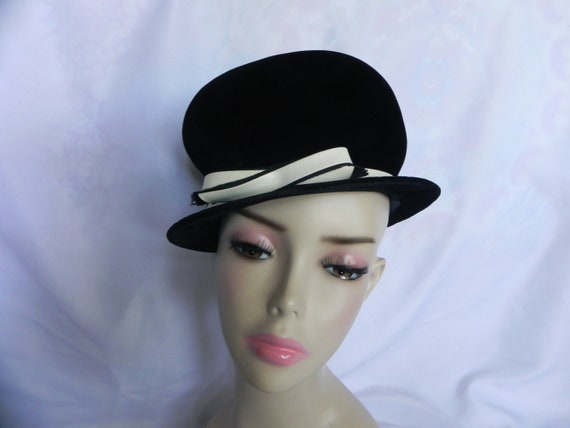 Black Velvet 1960's Mod Vintage Crushed Bowler Ha… - image 1