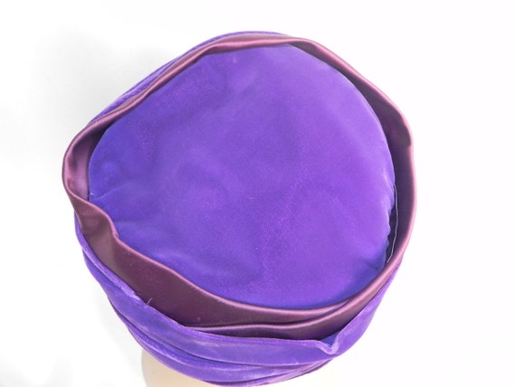 Purple Velvet Beret Style Cloche Hat with Plum Sa… - image 5