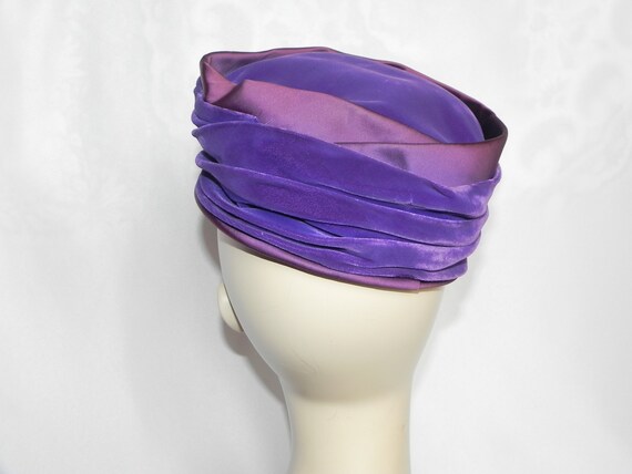 Purple Velvet Beret Style Cloche Hat with Plum Sa… - image 3