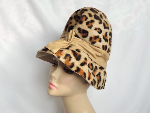 Vintage 1960's Beige Leopard Print Fuzzy Felt Cloche Hat by Mr. John Jr.