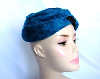 Cappello/berretto/elegante vintage in feltro di pelliccia a strati color blu petrolio.
