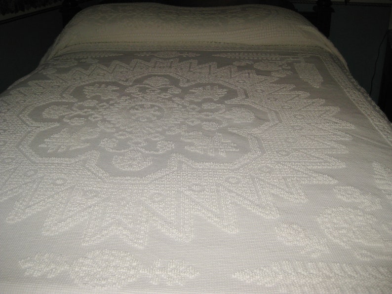 Vintage Very Thick White Chenille Bedspread Full Size Etsy