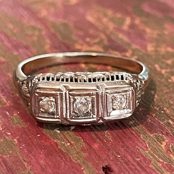 Antique 14k white gold art deco filigree ring with diamond trio