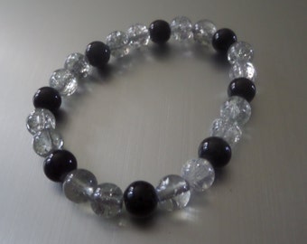 Black and white glass bead stretch bracelet