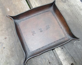 Personalized Leather Valet Tray.   Dresser Tray, Desk Tray, Change tray, leather bowl trinket tray. Gift