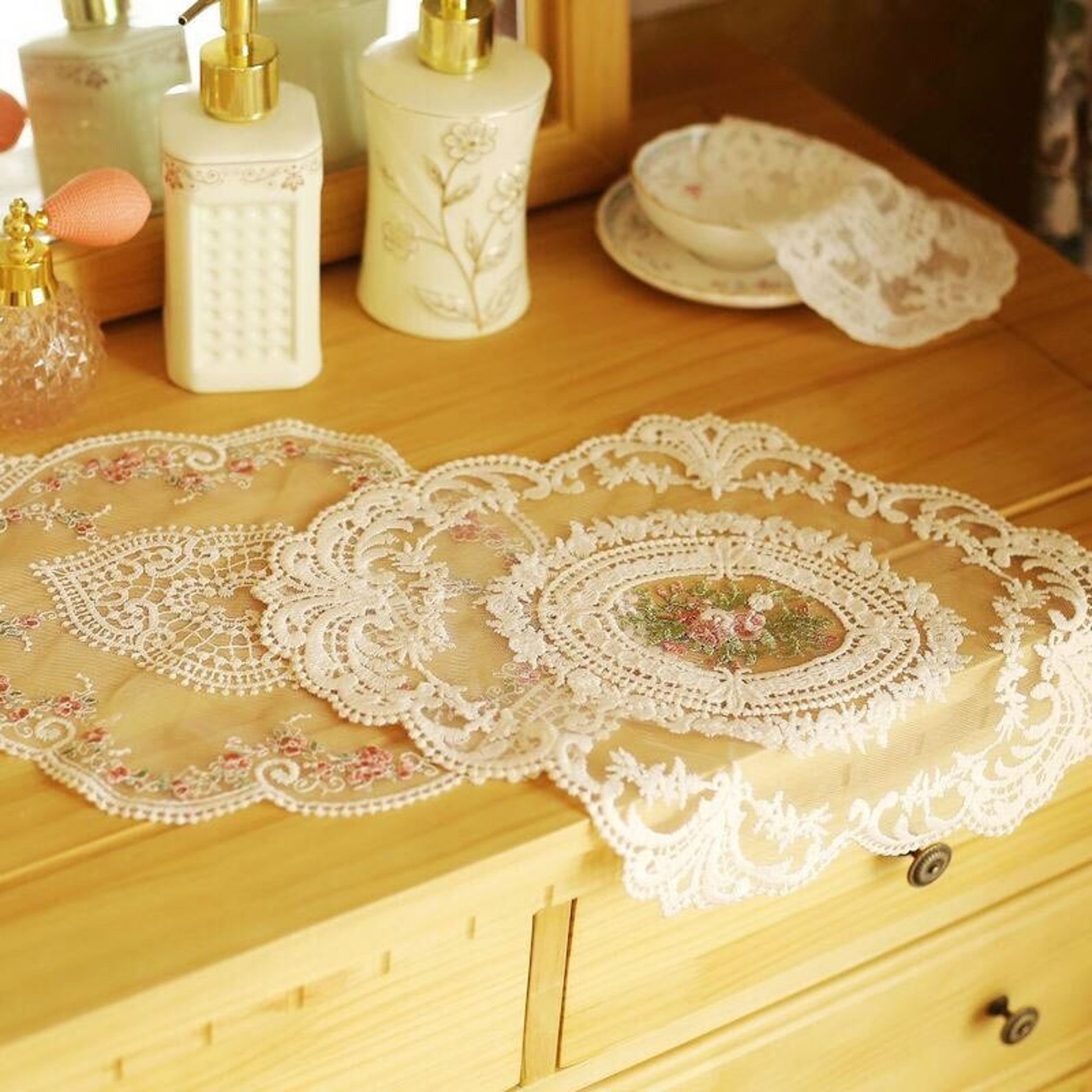 Vintage Floral Oval Lace Doily Placemats / French Style Table Etsy