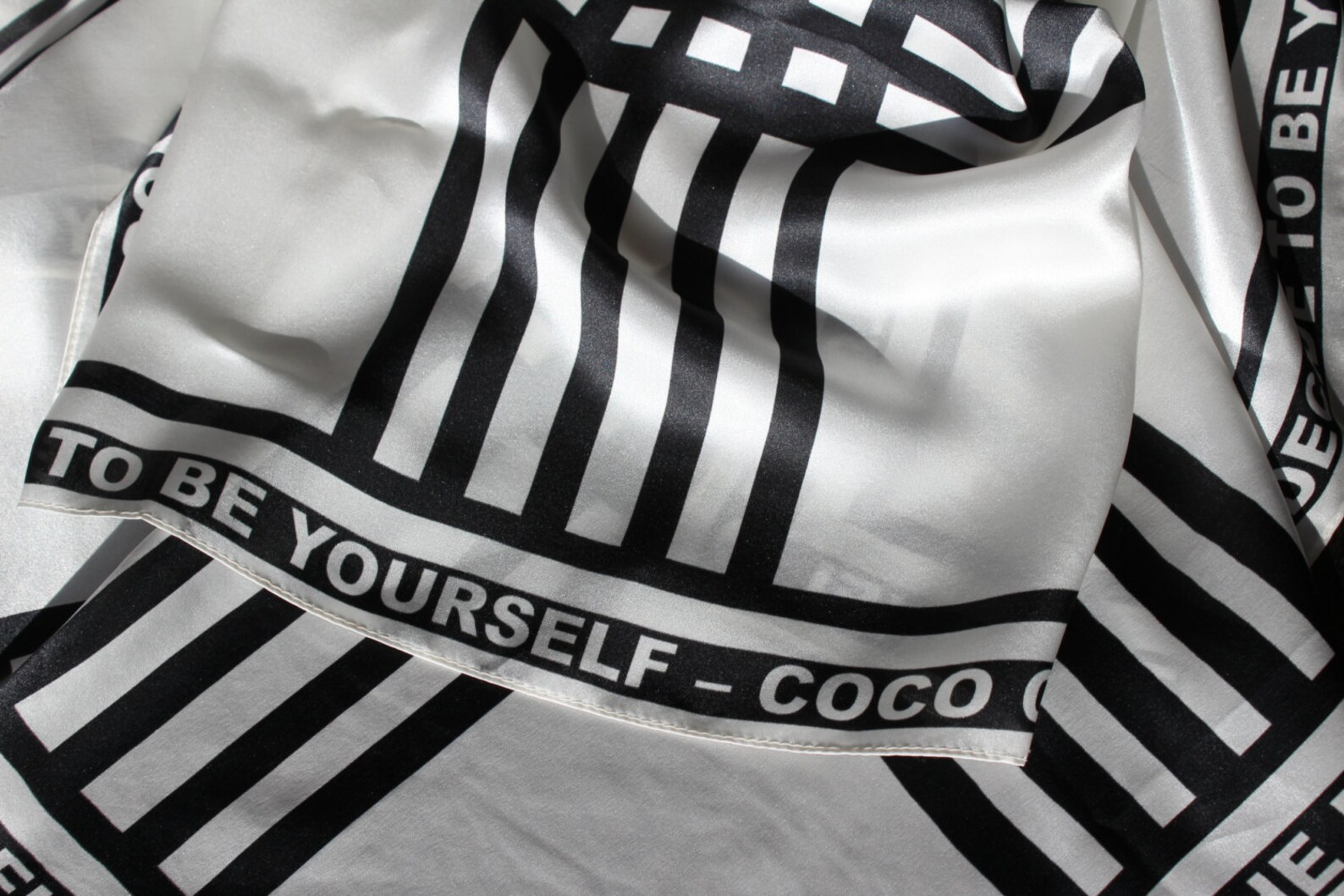 Inspirerende zwart / wit 100 zijde citaat sjaal Etsy