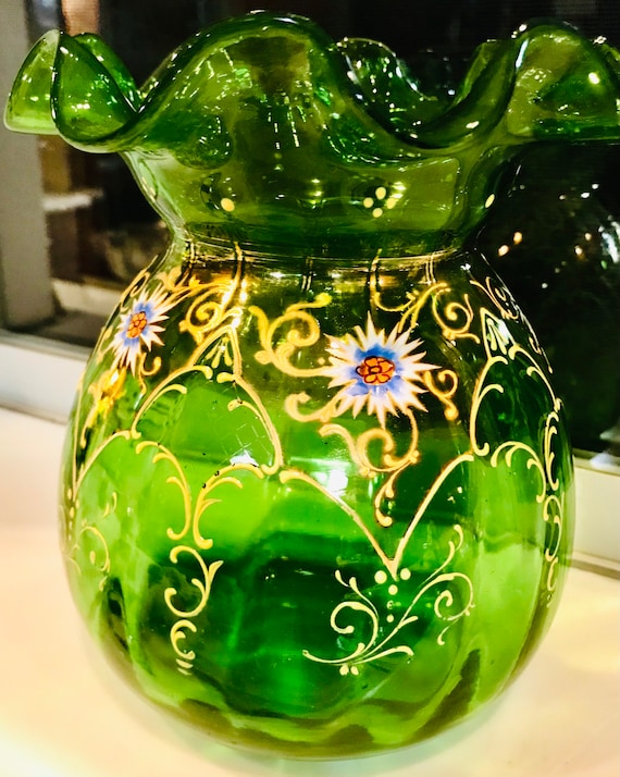 Antique Glass Vase セット Antique Moser Art Glass Vase: Emerald Green With Hand-painted