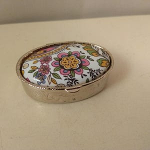 Vintage metal, tiny box,pills box